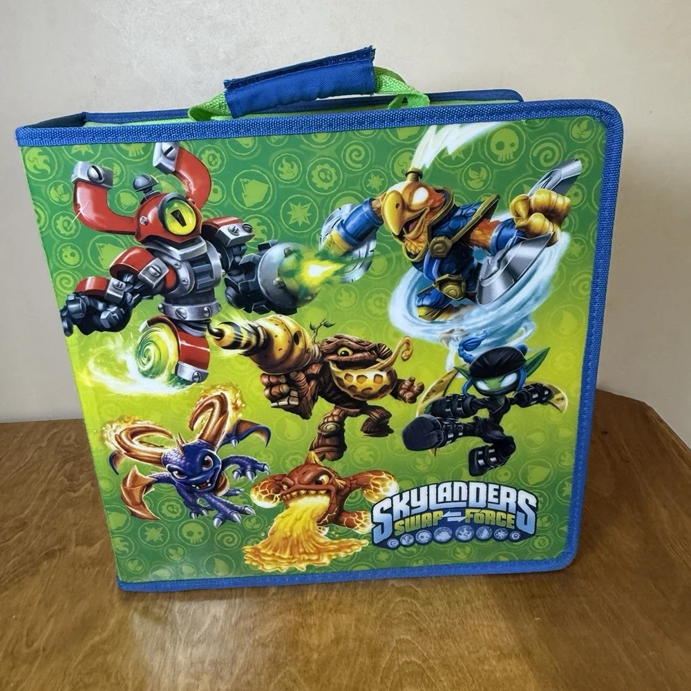 Skylanders Swap Force Carrying Case with Removable Shelves